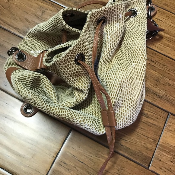 Spiral brand new without tags bucket bag - Picture 3 of 3